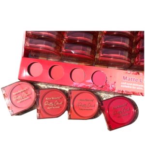 Rubor en polvo con brocha